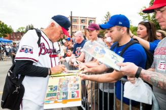 Phil Niekro Signing Autographs photograph, 2017 May 27