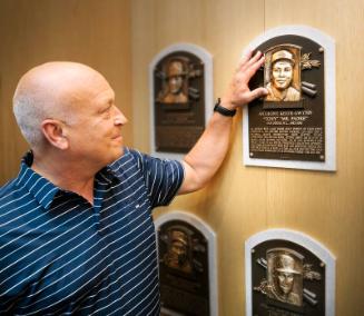 Cal Ripken Jr. at the National Baseball Hall of Fame and Museum photograph, 2017 July 29