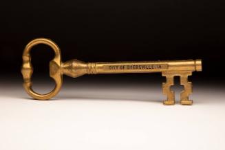 Commissioner Manfred City of Dyersville commemorative key, 2021 August 12