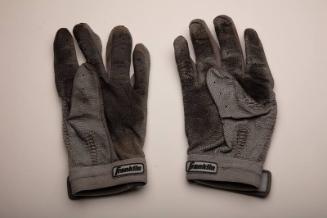 Yermin Mercedes batting gloves, 2021 April 02