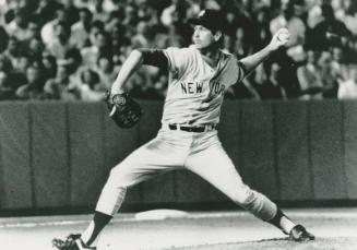 Tommy John Pitching photograph, 1980 September 08