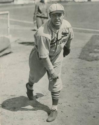 Burleigh Grimes Pitching photograph, 1932 October 04