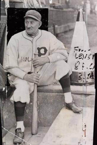 Honus Wagner photograph, between 1933 and 1935
