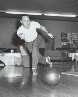 Nellie Fox Bowling photograph, 1959 December