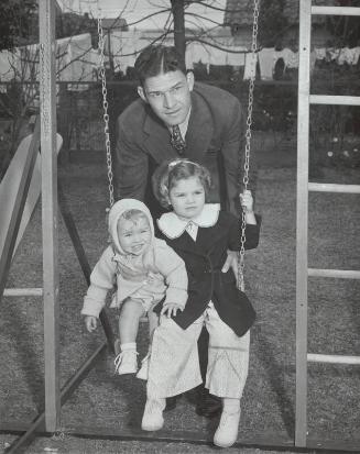 Mel Ott and Children photograph, 1936 December 27