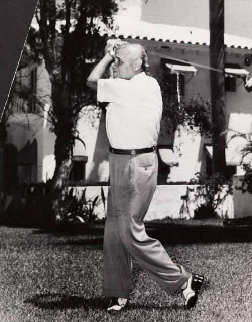 Babe Ruth Golfing photograph, 1947 April 14