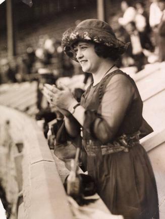 Helen Ruth Cheering photograph, between 1920 and 1922