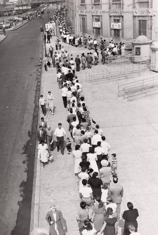 Lines Outside Yankee Stadium for Babe Ruth's Wake Service photograph, 1948 August 17