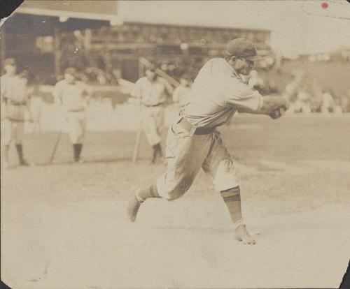 Honus Wagner Batting photograph, between 1904 and 1909