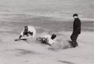Monte Irvin Stealing Second photograph, 1951 October 05