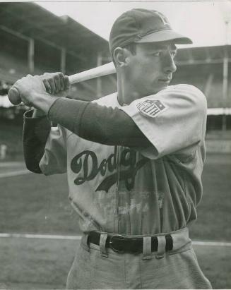 Luis Olmo Posed Batting photograph, 1942