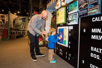 Cody Ross and Son at the National Baseball Hall of Fame and Museum photograph, 2017 May 26