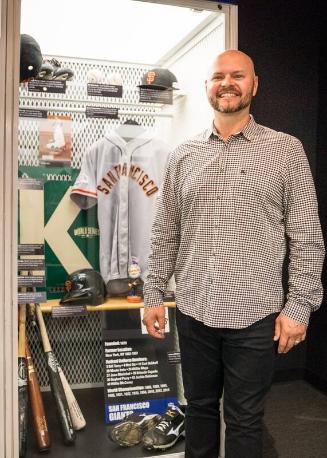 Cody Ross at the National Baseball Hall of Fame and Museum photograph, 2017 May 26