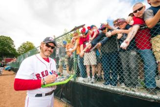 Wade Boggs Signing Autographs photograph, 2017 May 27