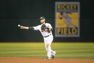 Jed Lowrie Fielding photograph, 2017 May 18