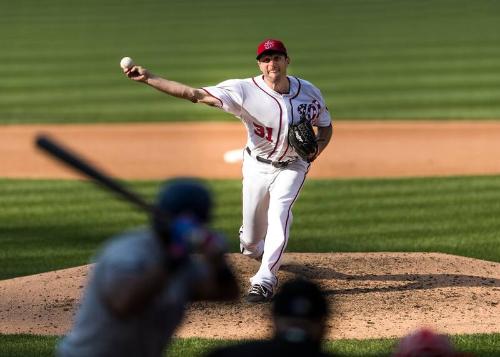 Max Scherzer Pitching photograph, 2017 June 11