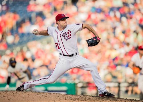 Max Scherzer Pitching photograph, 2017 June 11