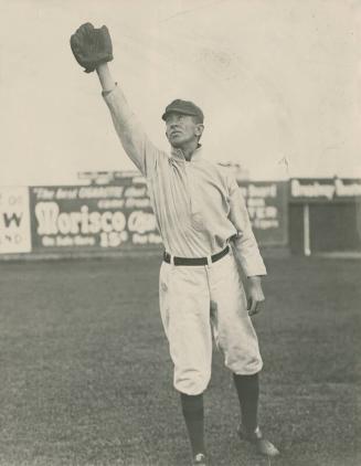 Willie Keeler Fielding photograph, probably 1890s