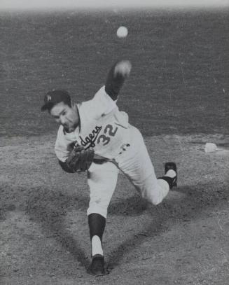 Sandy Koufax Pitching photograph, 1965 September 09