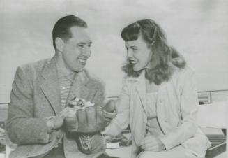 Bob and Virgina Feller on Vacation photograph, 1952 February 01