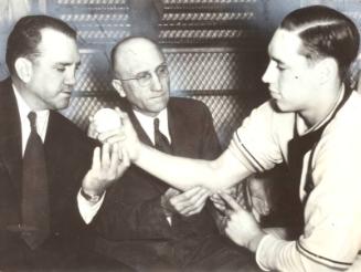 Bob Feller, Steve O'Neill, and Cy Slapnicka photograph, approximately 1937