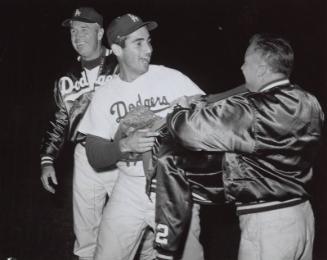 Sandy Koufax and Walter Alston photograph, 1963 May 11