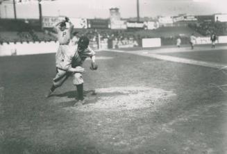 Grover Cleveland Alexander Pitching photograph, 1913 or 1914