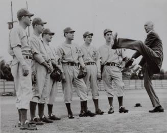 Connie Mack Gives Pitching Pointers photograph, 1946 February 24