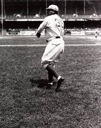 Babe Ruth Throwing a Ball photograph, 1938
