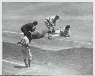 Charlie Gehringer Sliding photograph, 1933 July 06