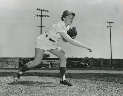 Gloria Cordes Pitching photograph, 1952