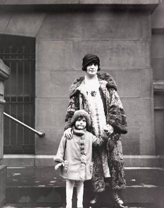 Helen and Dorothy Ruth photograph, 1925 April 10