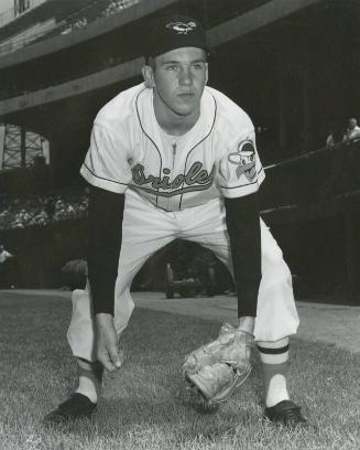 Brooks Robinson Posed Fielding photograph, between 1955 and 1957