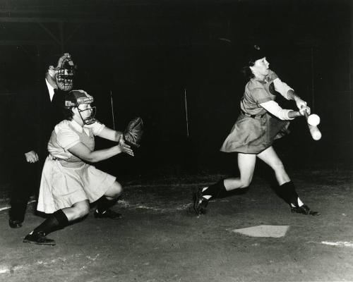 Dorothy Harrell Batting photograph, 1948
