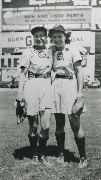 Thelma Eisen and Betty Whiting photograph, 1944