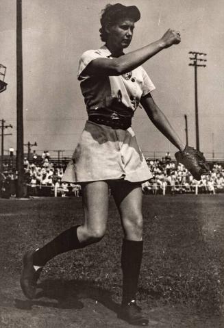 Connie Wisniewski Pitching photograph, between 1944 and 1952