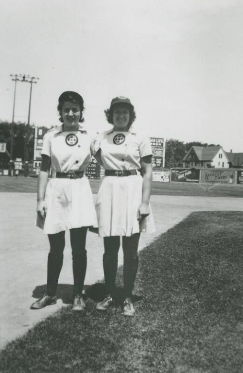 Teeny Petras and Emily Stevenson photograph, 1944