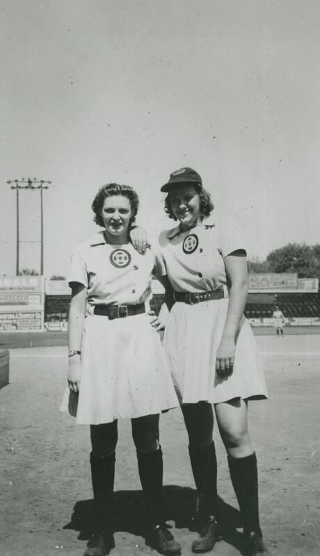 Jo Figlo and Emily Stevenson photograph, 1944