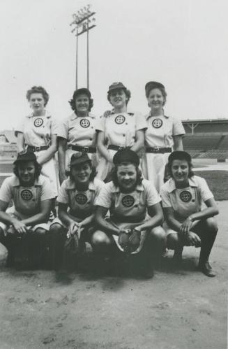 Milwaukee Chicks Players Group photograph, 1944