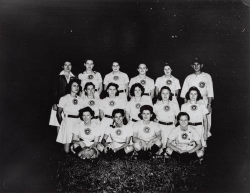 Racine Belles Group photograph, 1944
