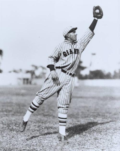 Mel Ott Fielding photograph, 1926 or 1927