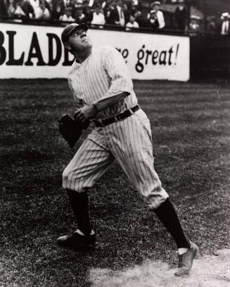 Babe Ruth Fielding photograph, between 1920 and 1934