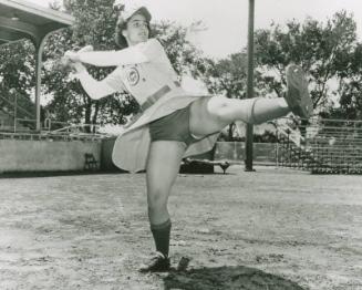 Audrey Wagner Batting photograph, between 1943 and 1949
