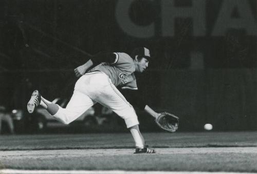 Brooks Robinson Fielding photograph, 1975