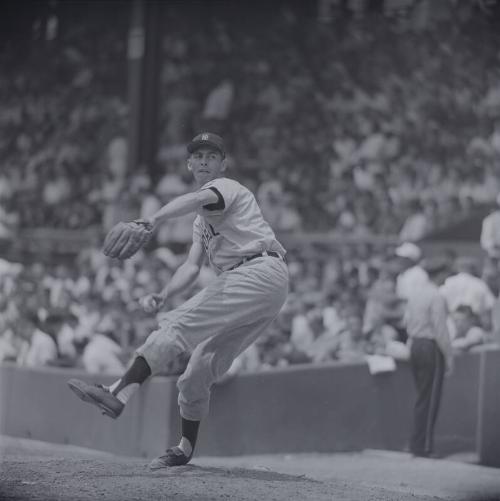 Hank Aguirre pitching negative , between 1960 and 1967