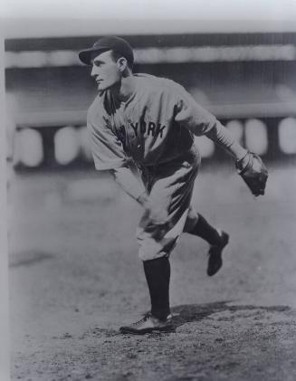 Johnny Allen pitching negative , between 1932 and 1935
